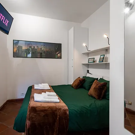 Roma Centro Pochi Minuti - Appartamento Con Giardino Privato