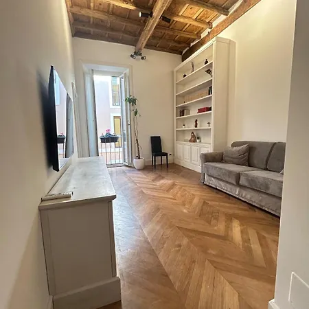 Domizio Elegant Apartment