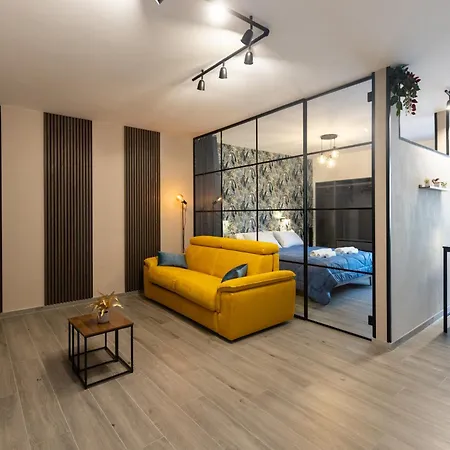 Urban Chic Luxury Suite Apartments
