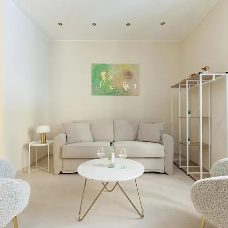 Hostly-The Happya Charme Suite