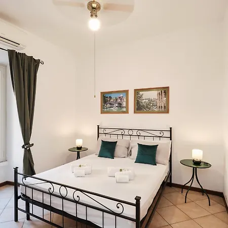 Colosseum 3 Rooms & 4 Bathrooms With Garden