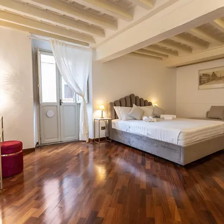 Piazza Navona Classy & Large Apartment