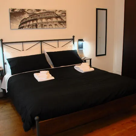 Viva La Vida In Rome Apartment