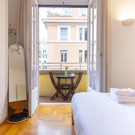 Elegantis Solinda Suite Apartment - Easily Get To The Historic Center, Metro, Tram And Bus Are All Nearby