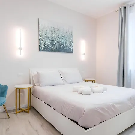 10 Min From Termini Sisters Cozy Rome Apartment