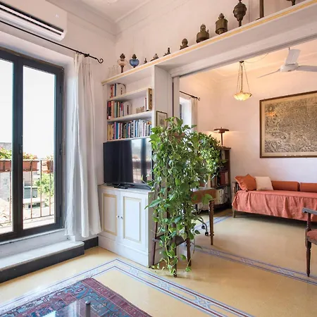 The Family Home In Monti