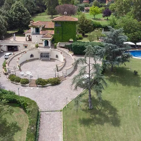 Prestigiosa Villa Con Parco Palestra E Piscina