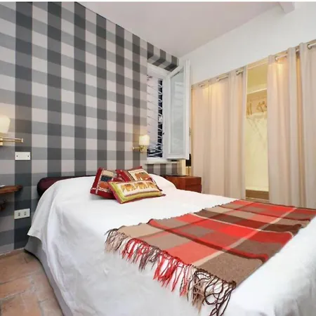Limani - Campo De' Fiori Private Retreat Apartment