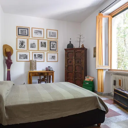 Grande Stanza Silenziosa Alla Garbatella