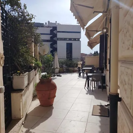 Domus Aurea B&B And Suites