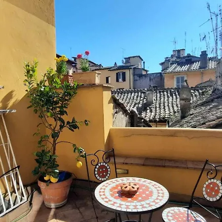 Stunning Campo De Fiori Apartment With Terrace