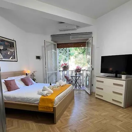 3 Fermate Dal Colosseo - Casa Vacanze Elena - 50 M Da Metro Garbatella