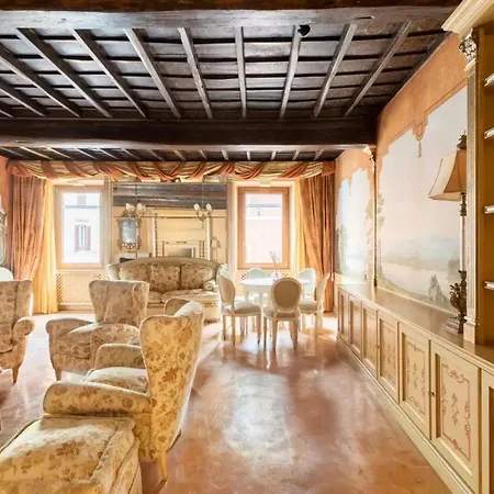 Opera House Botique Stay