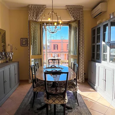 Maria Teresa Apartment - Sophisticated Living And City Links - Quartiere Trieste