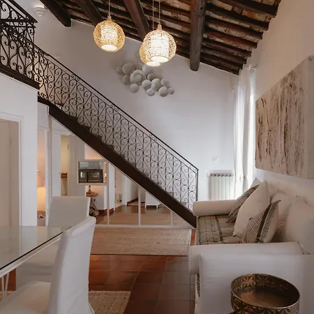 Piazza Navona Historic Luxury Apartment