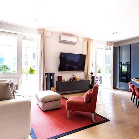 Elegantis Penthouse In The Heart Of Rome With Private Terrace And View Apartment