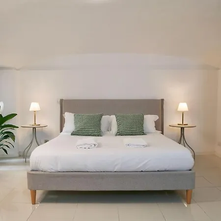 Spacious & Quiet Miracle In Trastevere