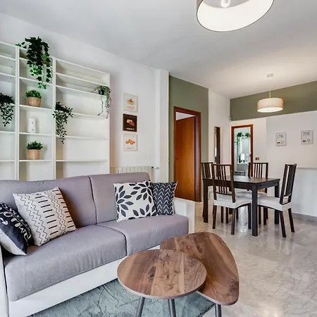 Cozy Boho-Style Apartment Near Metro A