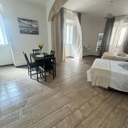 Re Di Roma Home Stay