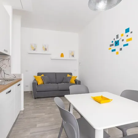 Domus Ponte Lungo Apartment