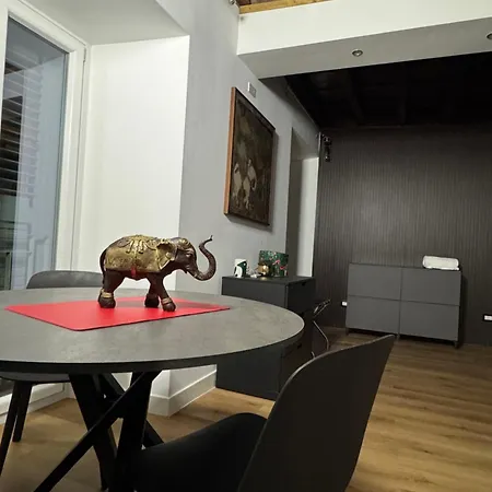 Elephant Parliament Apt