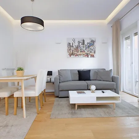 Cozy 1-Bedroom Flat With Balcony, Steps To Vatican