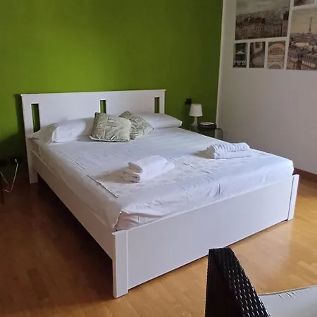 Lively House Apartment