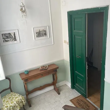 Spacious And Quiet Gemelli