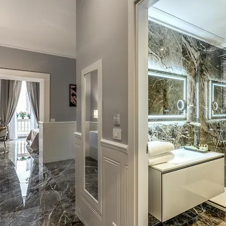 Spanish Steps Oasis Suite