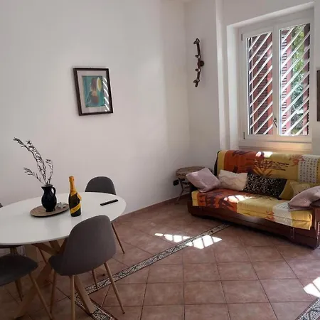 Holiday Home Roma Night And Day