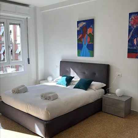 Joivy Spacious 3-Bedroom Flat, Easy Access To Central Rome