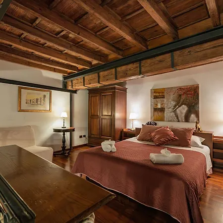 Domus Campo De Fiori Apartment