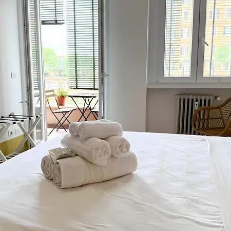 Stylish Apt Balcony, Ac,Aqueduct View