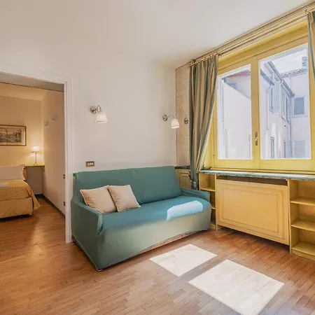 Elegant Apartment Inside The Roman Forum