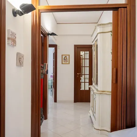 Cerroni'S Corner Apartment