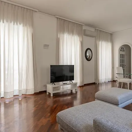 La Dolce Vita - Elegant Retreat In The Heart Of Rome