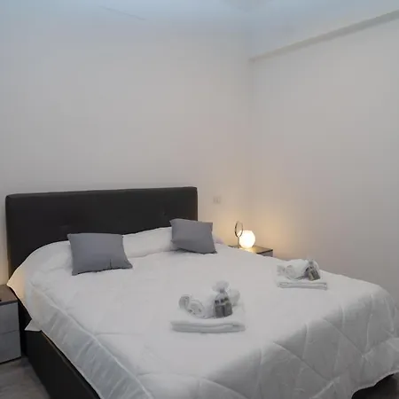 Led, Comfort And Style Just A Few Minutes From The Colosseum