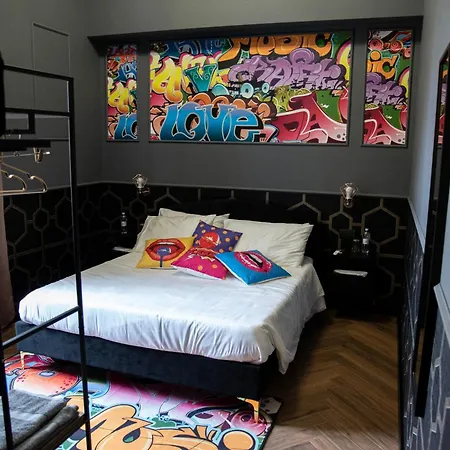 One Of One Experiences - Art Room