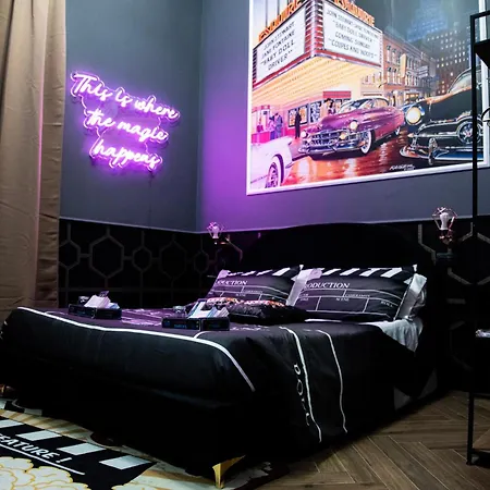 One Of One Experiences - Cinema Room