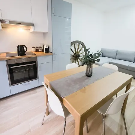 Cecilia S House Apartment