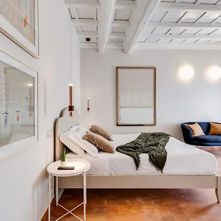 Romantic Studio With Balcony Near Navona Square