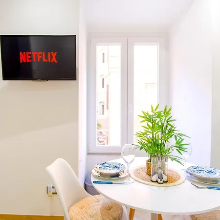 Elegantis Gracchi Apartment - Your Chic Retreat In Central Rome - Vatican Area