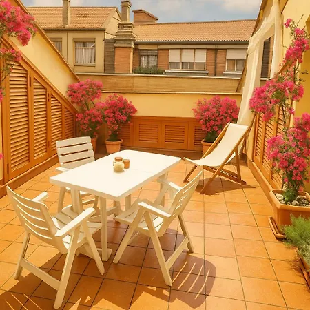 Air Conditioned Little Penthouse With Terrace In Rome