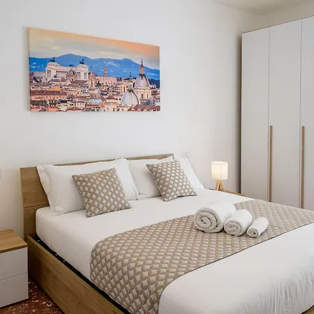 Luxury Domus- Metro Malatesta