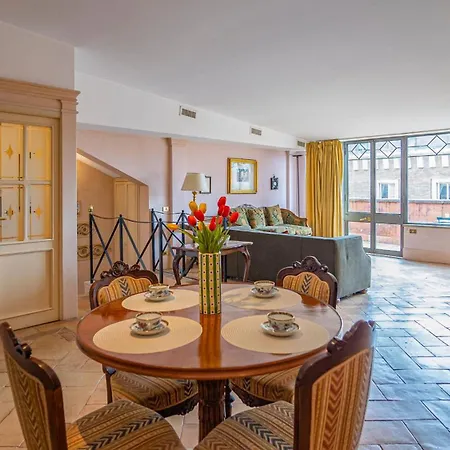 Via Del Corso Charm & View In The Heart Of Rome Apartment