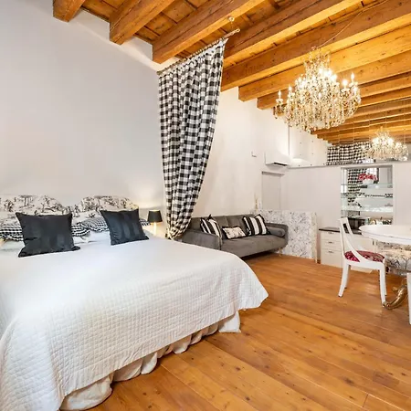 Garconniere Apartment