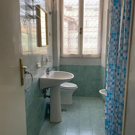 Three Bedroom Apartment With A View In Monti