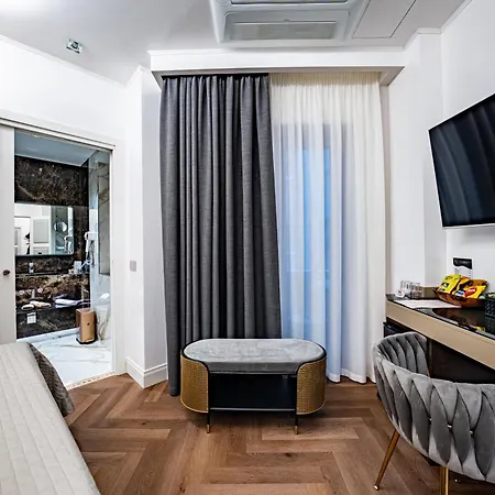Sofia Ultra Suite Collection