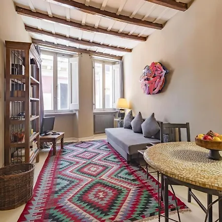Charming Duplex In Central Rome