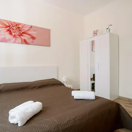 Marilyn Rooms